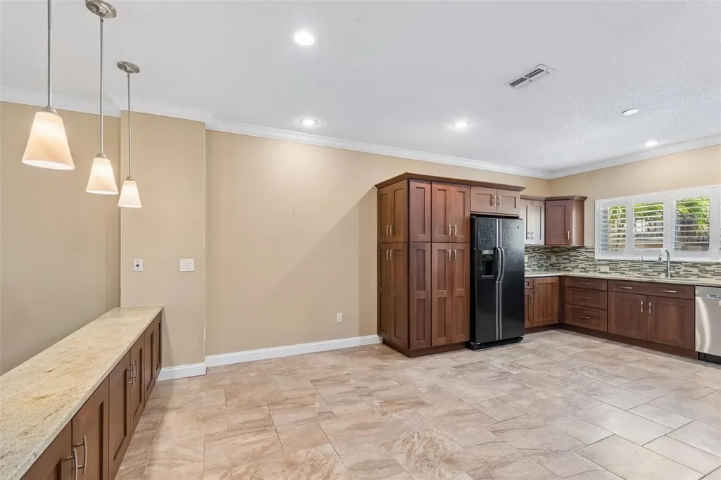 487 Pinellas Bayway S St Petersburg FL 33715