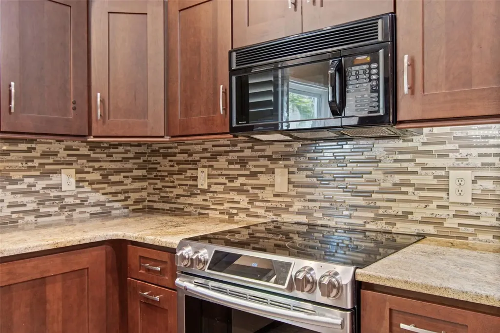 487 Pinellas Bayway S St Petersburg FL 33715