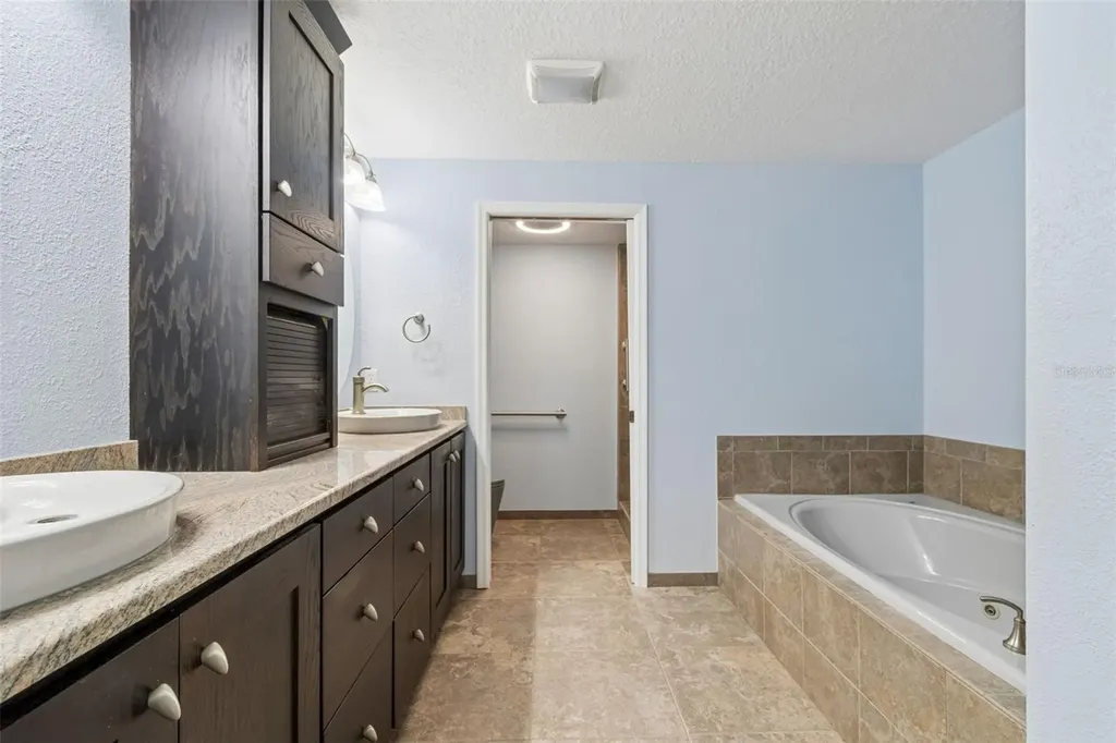 487 Pinellas Bayway S St Petersburg FL 33715