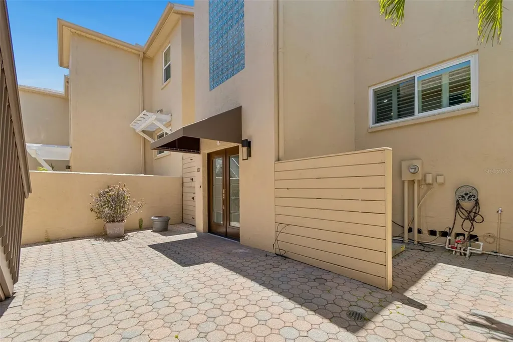 487 Pinellas Bayway S St Petersburg FL 33715