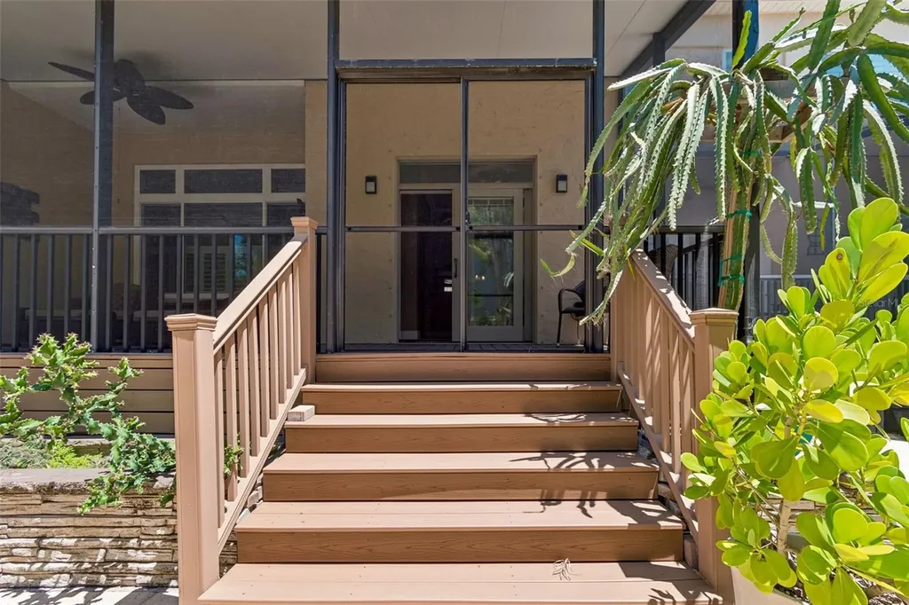 487 Pinellas Bayway S St Petersburg FL 33715