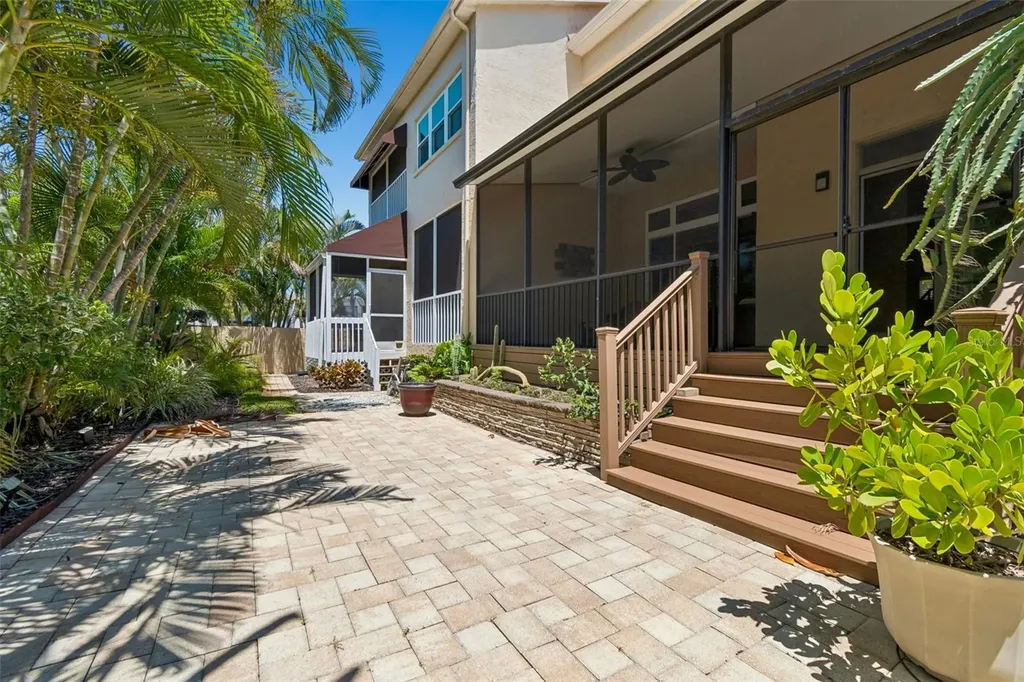 487 Pinellas Bayway S St Petersburg FL 33715