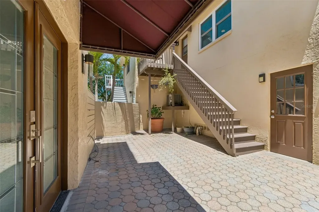 487 Pinellas Bayway S St Petersburg FL 33715