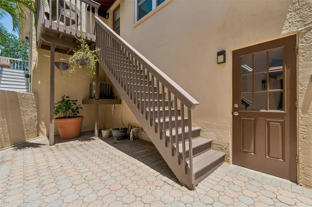 487 Pinellas Bayway S St Petersburg FL 33715