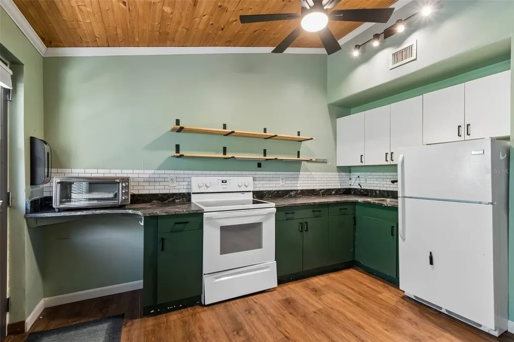 487 Pinellas Bayway S St Petersburg FL 33715