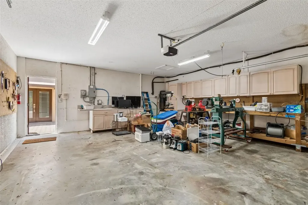 487 Pinellas Bayway S St Petersburg FL 33715