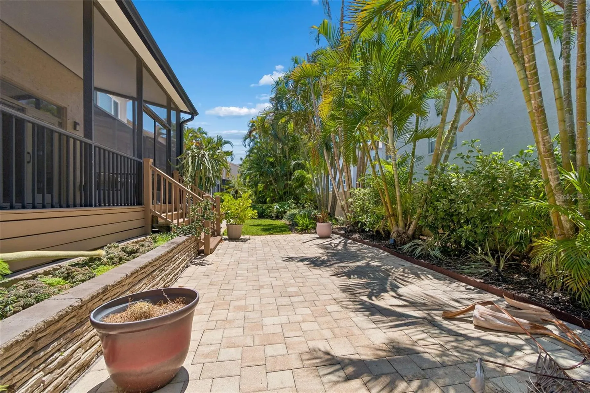 487 Pinellas Bayway S St Petersburg FL 33715
