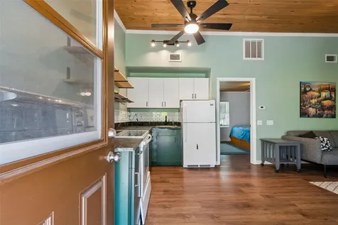 487 Pinellas Bayway S St Petersburg FL 33715