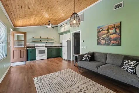487 Pinellas Bayway S St Petersburg FL 33715