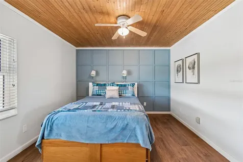 487 Pinellas Bayway S St Petersburg FL 33715