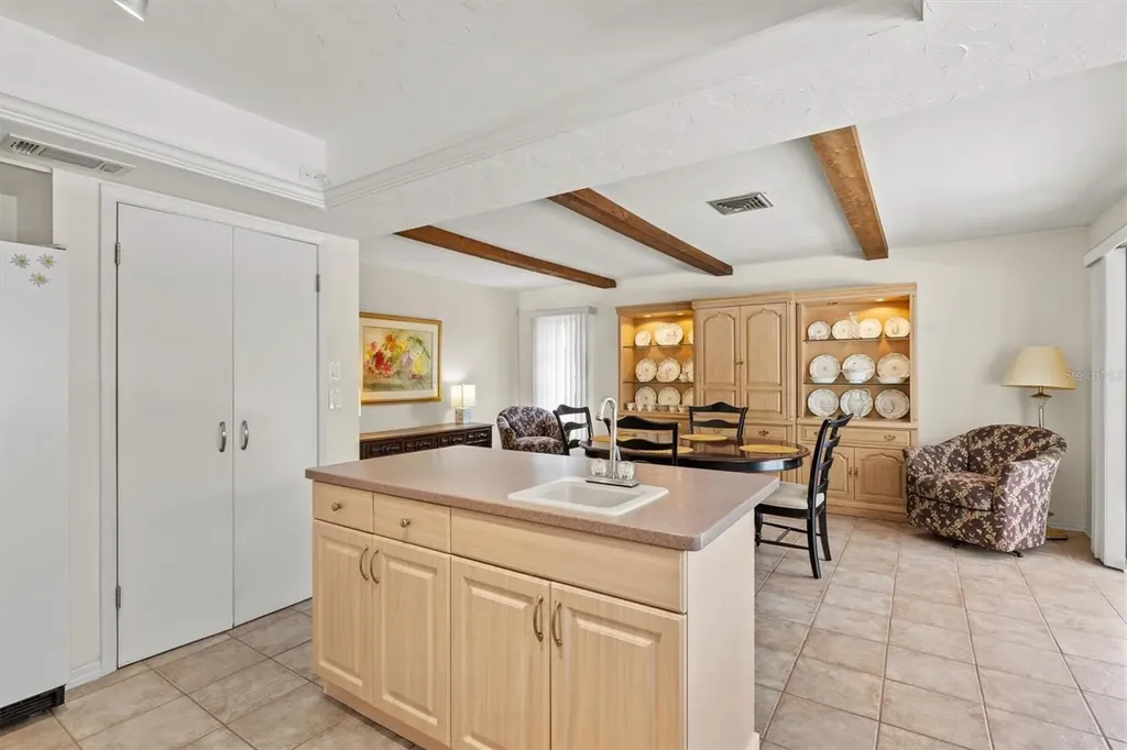 6533 Bowline Drive Sarasota FL 34231