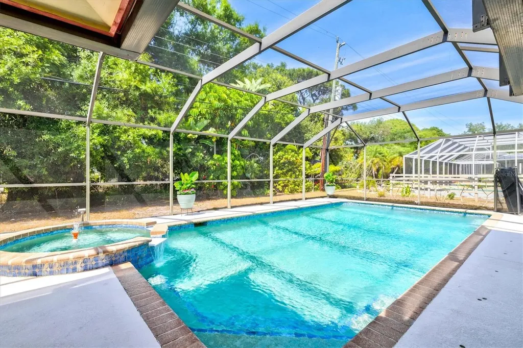 6533 Bowline Drive Sarasota FL 34231