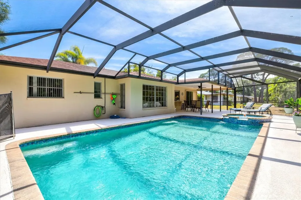 6533 Bowline Drive Sarasota FL 34231