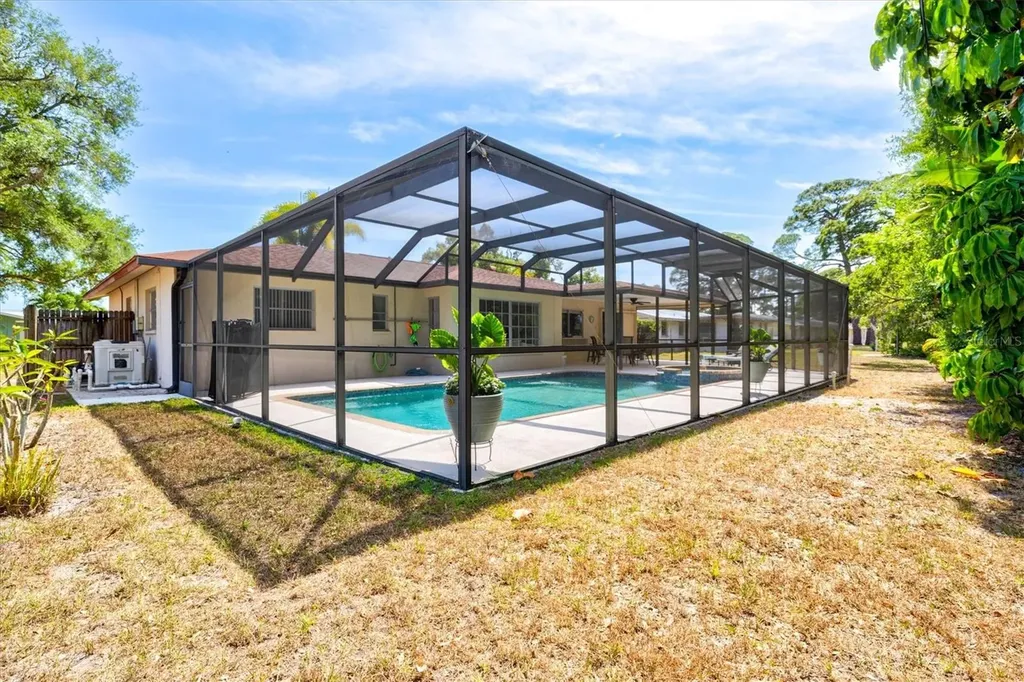 6533 Bowline Drive Sarasota FL 34231