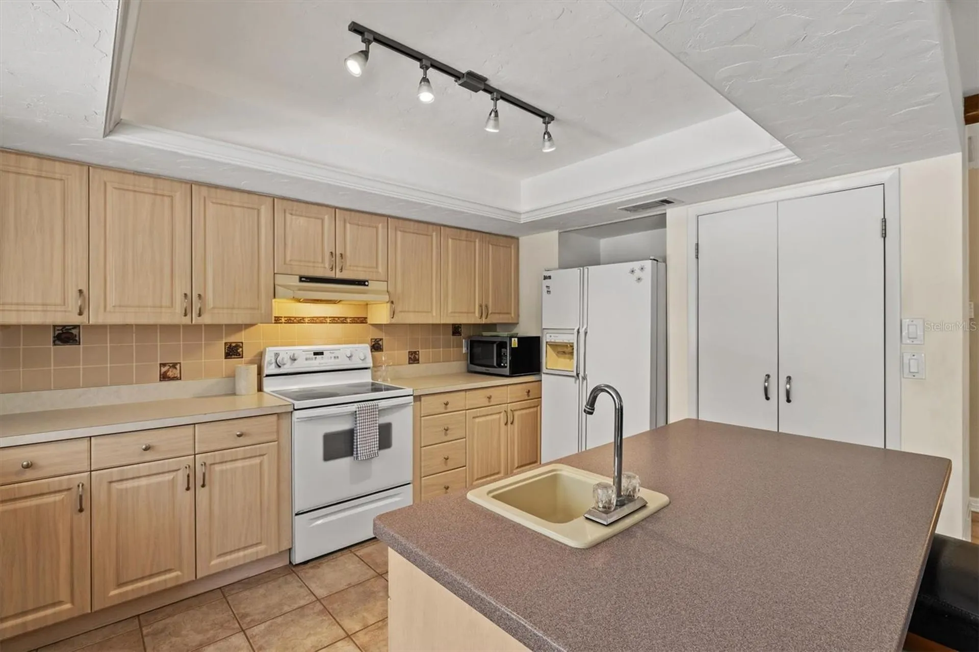 6533 Bowline Drive Sarasota FL 34231