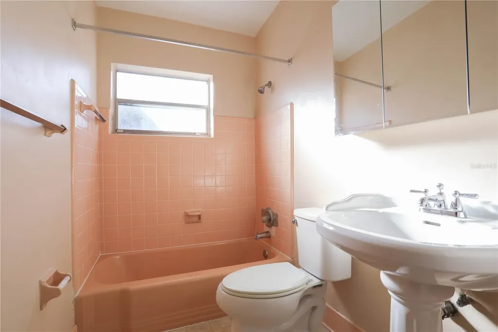 1704 Edmundshire Road Orlando FL 32812