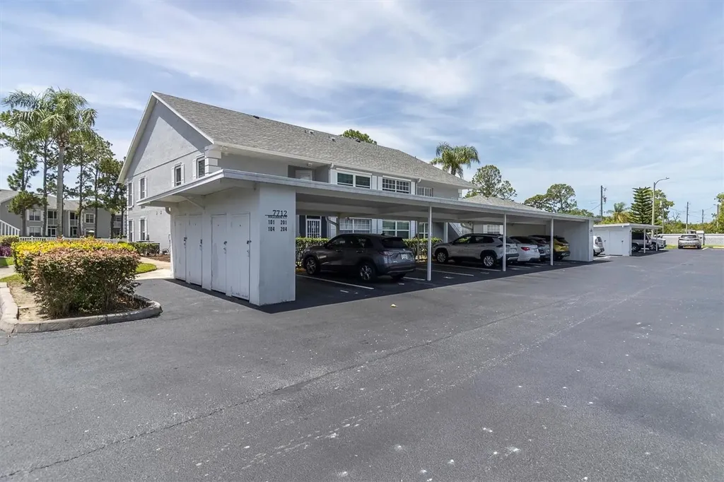 7712 Hillside Court Hudson FL 34667