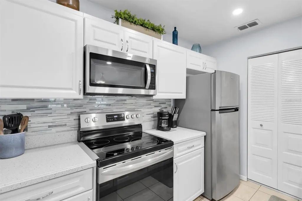 7712 Hillside Court Hudson FL 34667
