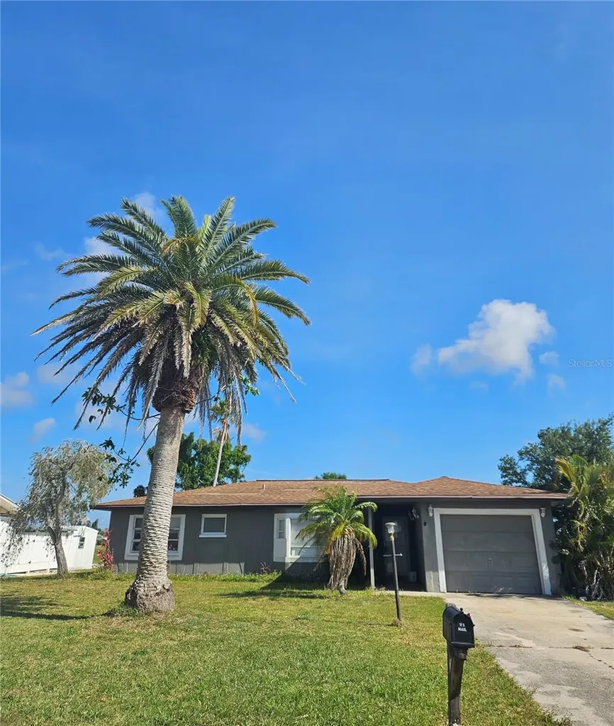 11 Golfview Road Rotonda West FL 33947
