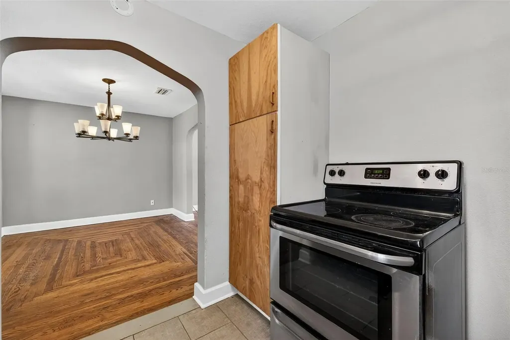 4925 2nd Avenue S St Petersburg FL 33707