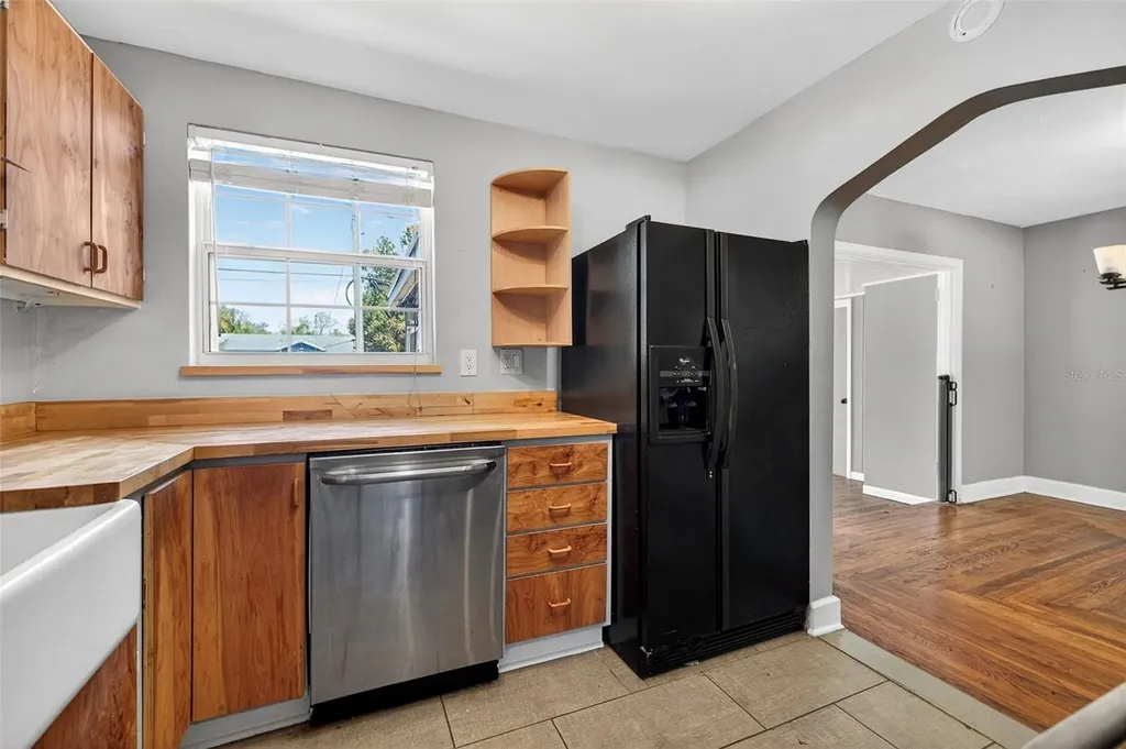 4925 2nd Avenue S St Petersburg FL 33707