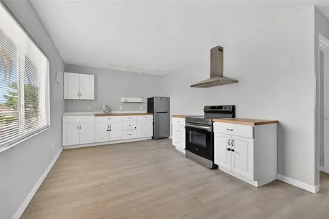 4925 2nd Avenue S St Petersburg FL 33707