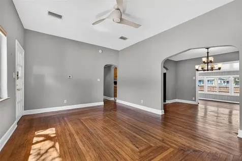4925 2nd Avenue S St Petersburg FL 33707