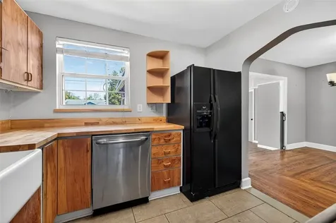 4925 2nd Avenue S St Petersburg FL 33707