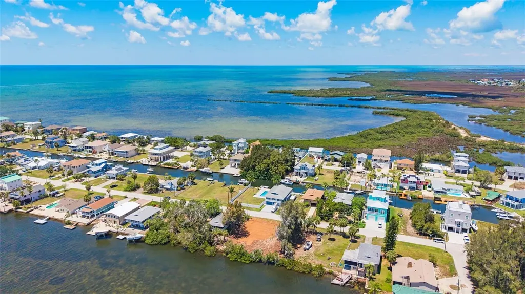 6646 Seaview Boulevard Hudson FL 34667
