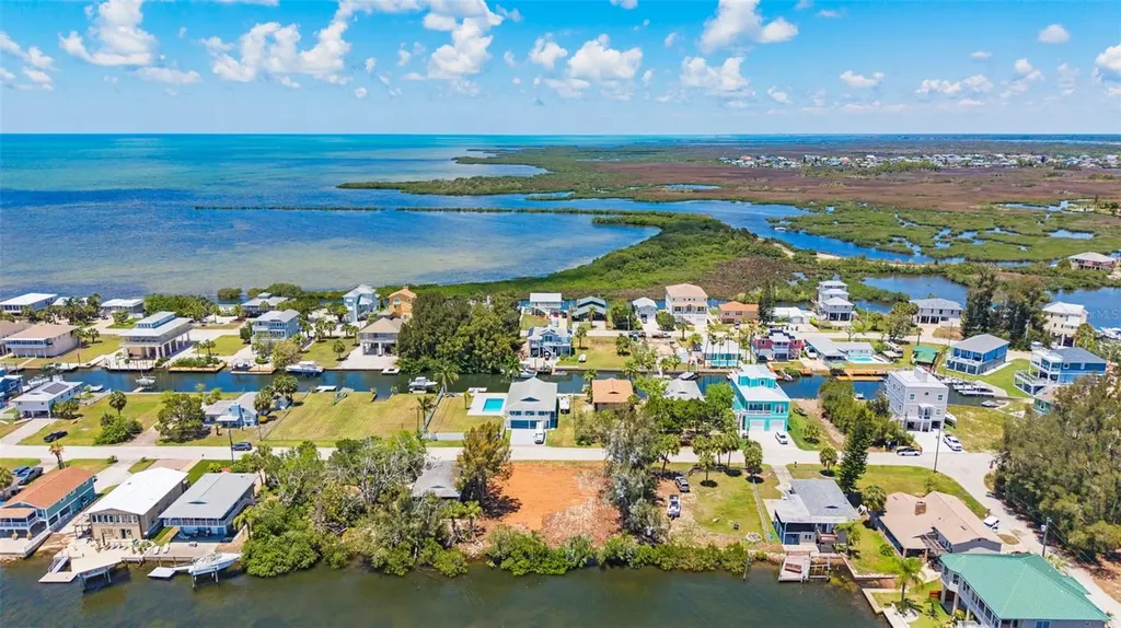 6646 Seaview Boulevard Hudson FL 34667