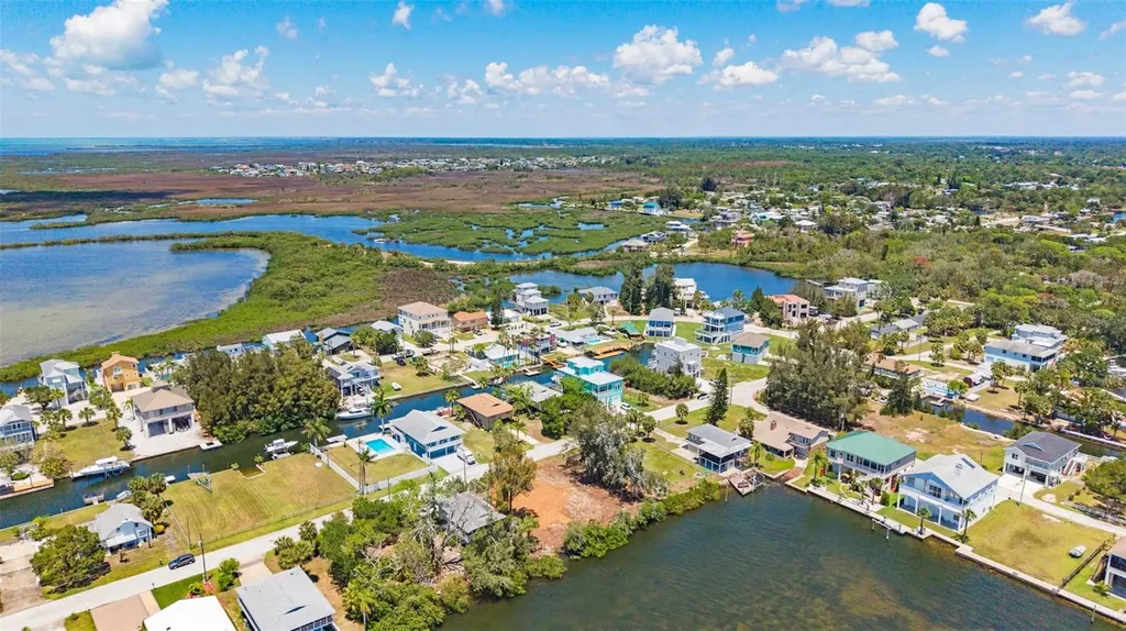 6646 Seaview Boulevard Hudson FL 34667