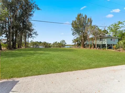 6646 Seaview Boulevard Hudson FL 34667