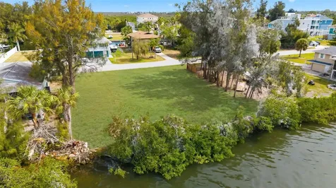 6646 Seaview Boulevard Hudson FL 34667