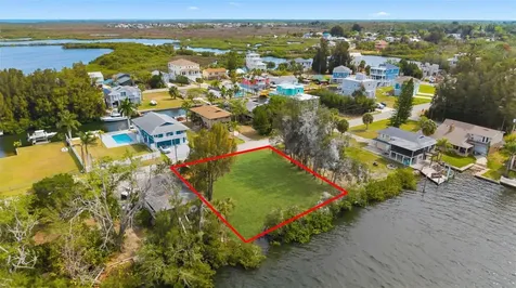6646 Seaview Boulevard Hudson FL 34667