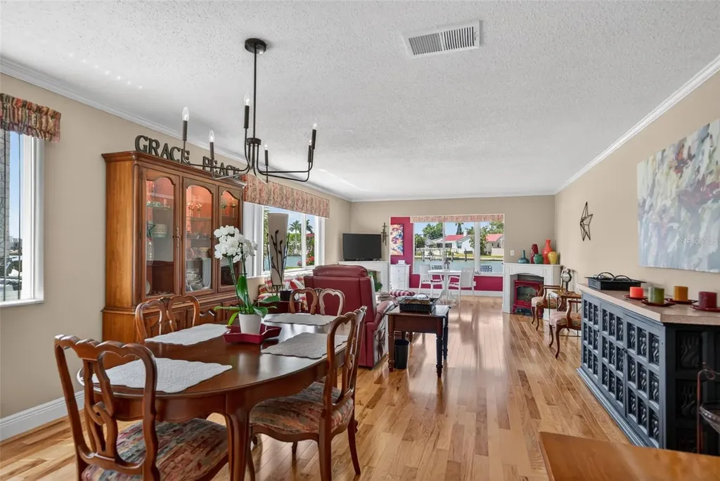 5935 30th Avenue S Gulfport FL 33707