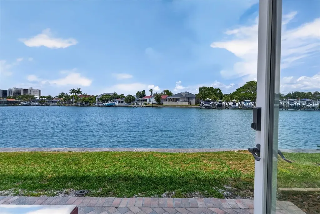 5935 30th Avenue S Gulfport FL 33707
