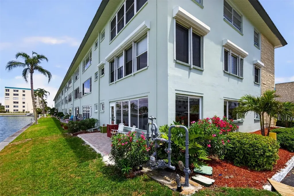 5935 30th Avenue S Gulfport FL 33707