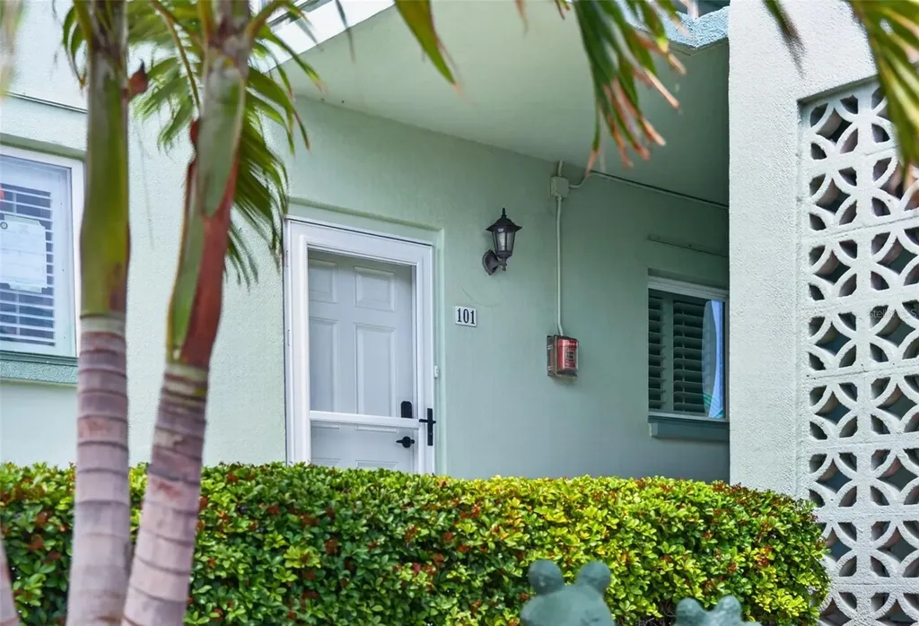 5935 30th Avenue S Gulfport FL 33707