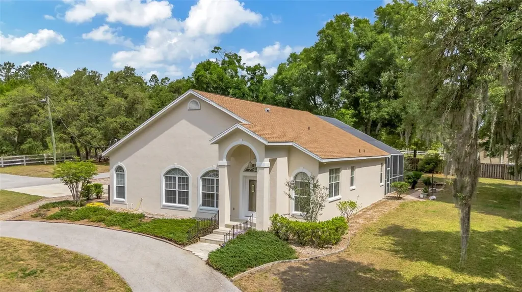 35745 Old Clinton Avenue Dade City FL 33525