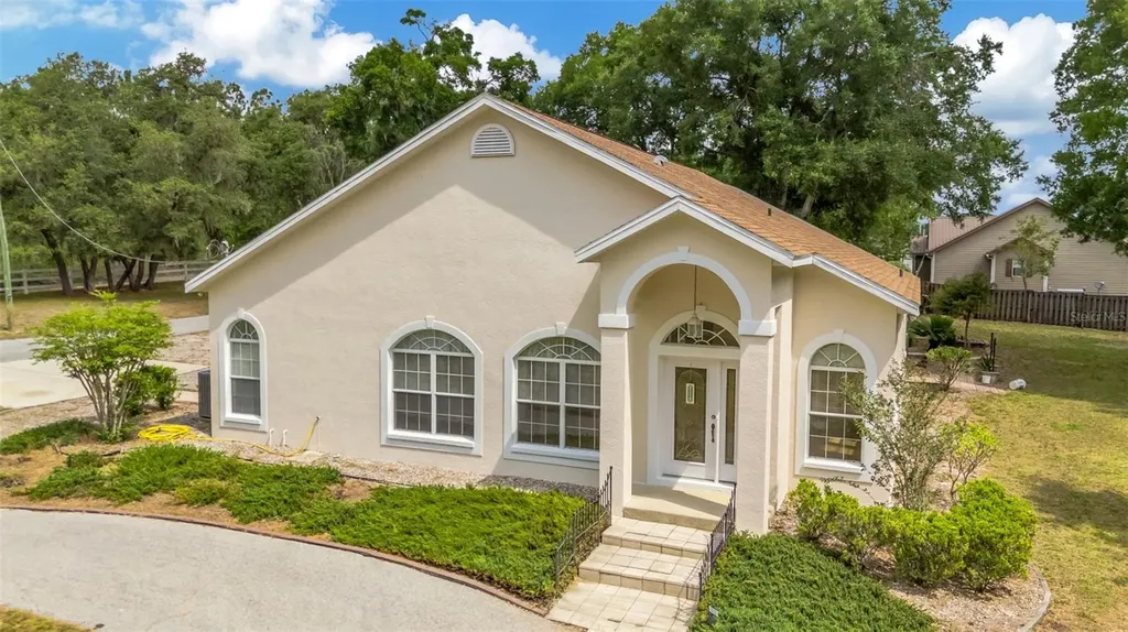 35745 Old Clinton Avenue Dade City FL 33525