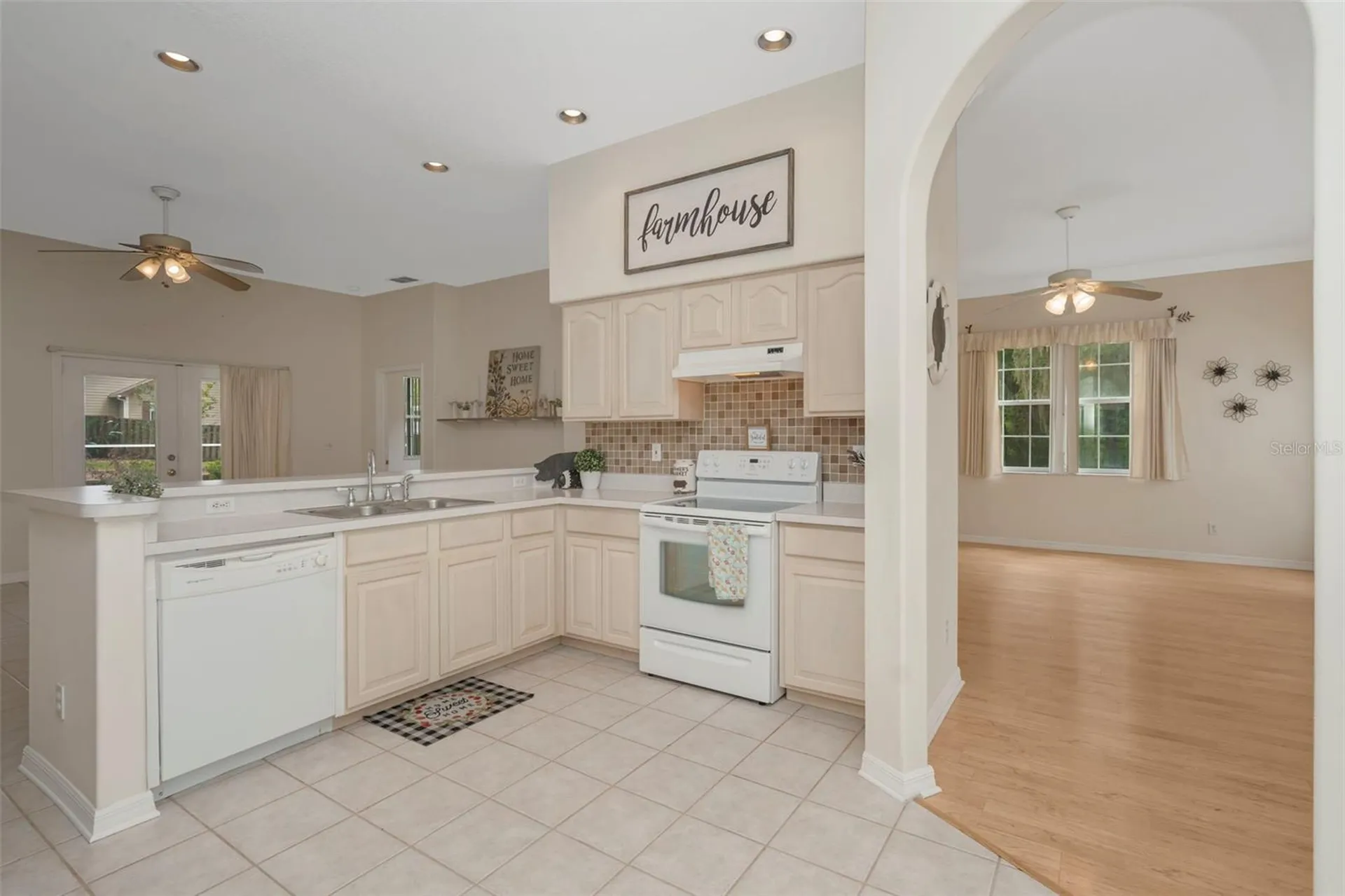 35745 Old Clinton Avenue Dade City FL 33525