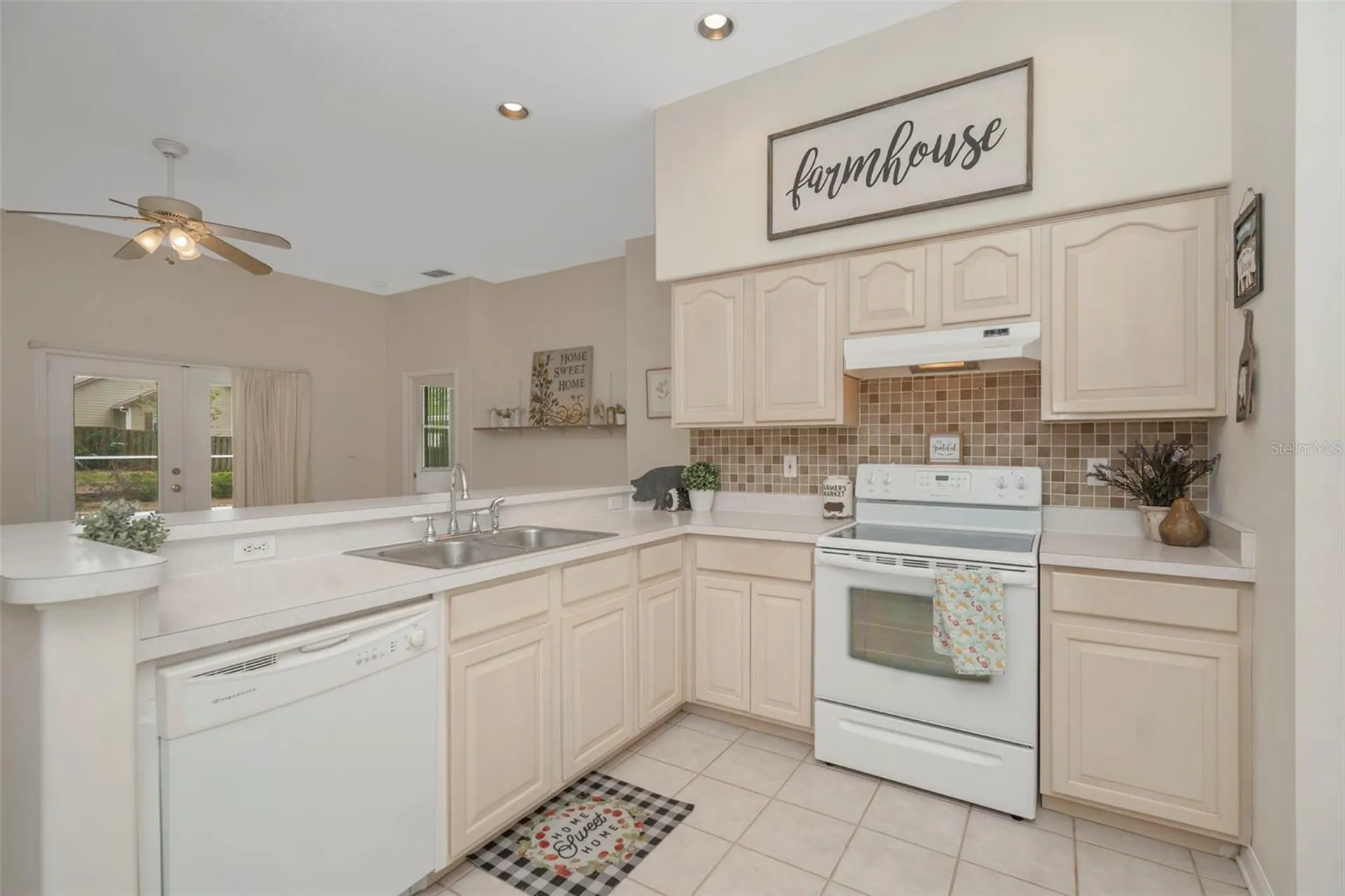 35745 Old Clinton Avenue Dade City FL 33525
