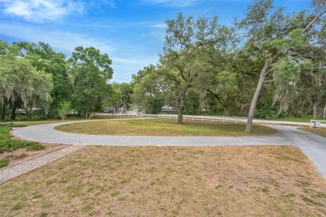 35745 Old Clinton Avenue Dade City FL 33525