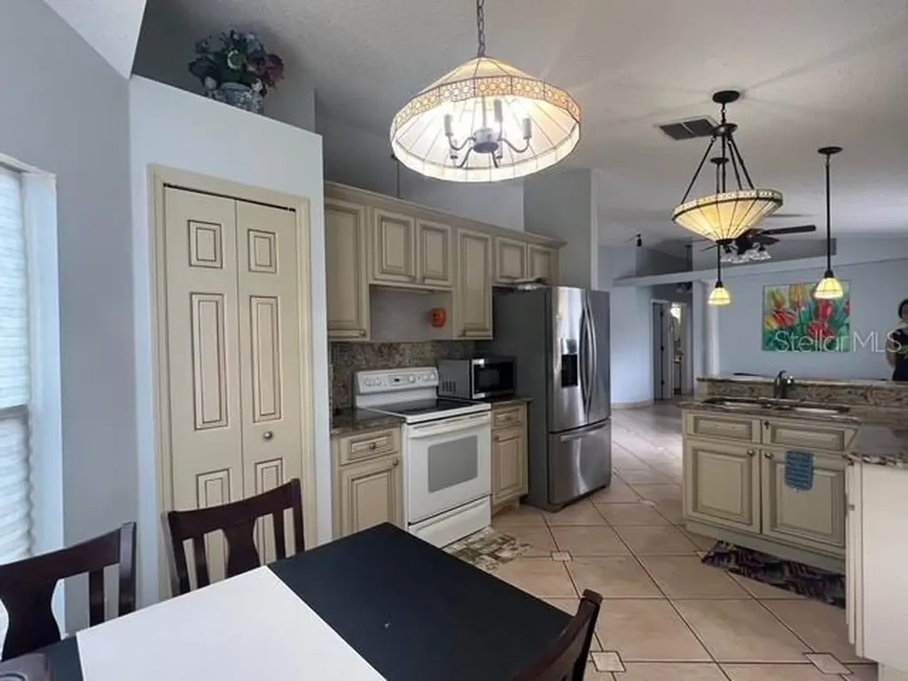 4125 Hampshire Village Court Orlando FL 32822