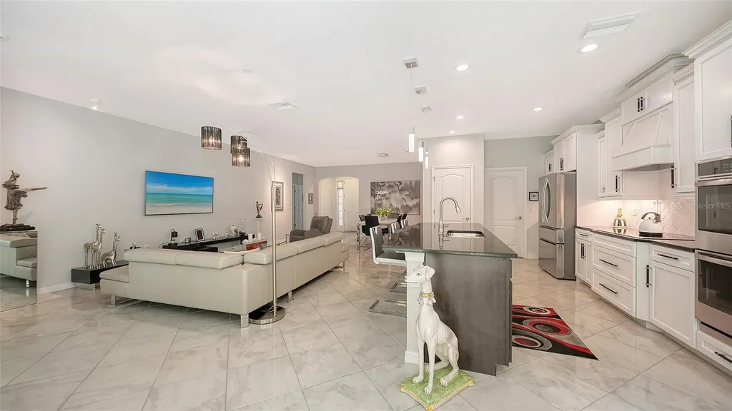 2858 Oriole Drive Sarasota FL 34243