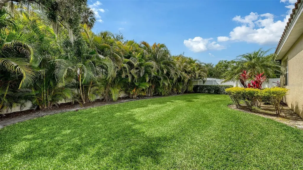 2858 Oriole Drive Sarasota FL 34243