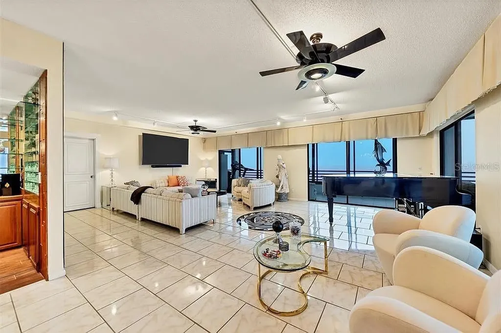 1100 Benjamin Franklin Drive Sarasota FL 34236