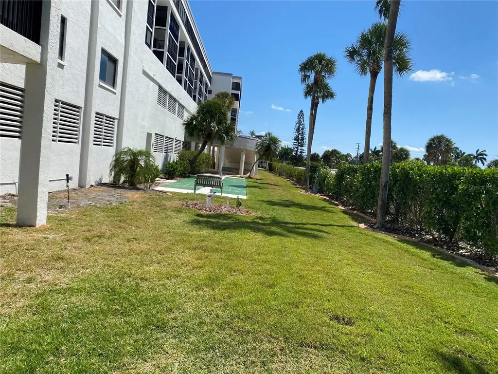 1100 Benjamin Franklin Drive Sarasota FL 34236