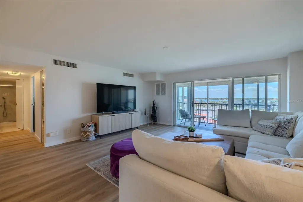 10355 Paradise Boulevard Treasure Island FL 33706