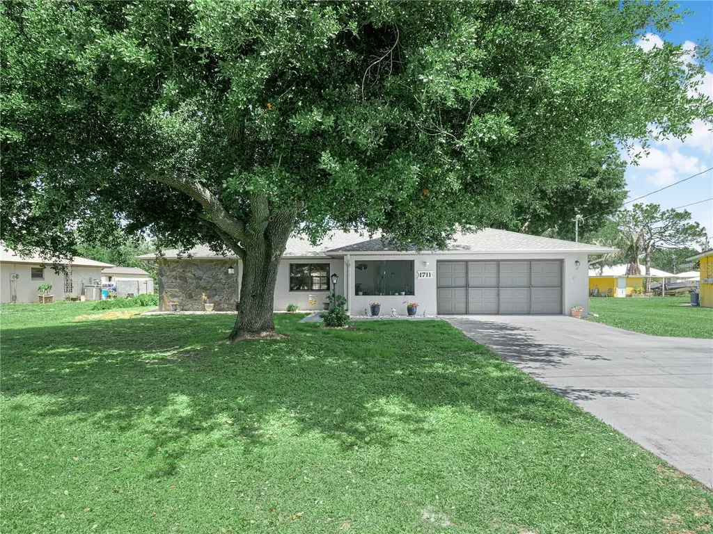 1711 Lake Clay Drive Lake Placid FL 33852